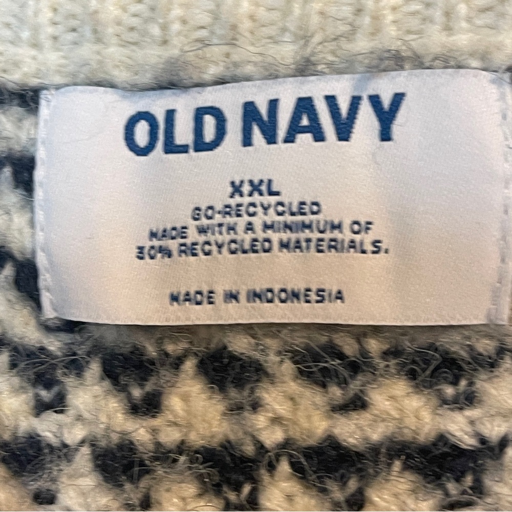 Old Navy Monochrome Patterned Crew Neck Sweater - Picture 5 of 6